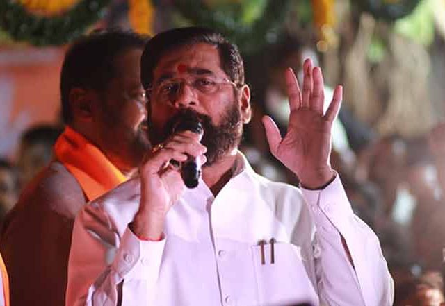 मुंबईच्या विकासातील स्पीडब्रेकर काढले अन्यथा १५ वर्ष ते प्रकल्प पूर्ण झाले नसते