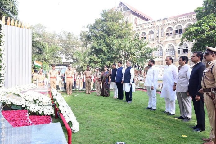 Mumbai 26/11 Attack: राज्यपालांचे मुख्यमंत्री व उपमुख्यमंत्र्यांसह पोलीस हुतात्म्यांना अभिवादन