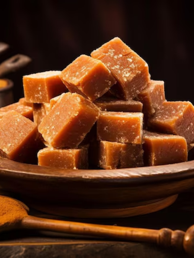 Jaggery Benefits : हिवाळ्यात गूळ खाल्ल्याने आरोग्याला मिळतात ‘हे’ ८ फायदे!