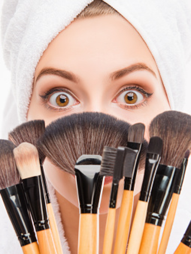 Makeup Brushes : मेकअप करण्यासाठी आहेत हे महत्वाचे ब्रशेस!