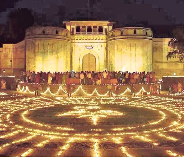 बोकाळलेल्या पहाट्स, चेकाळलेले निर्माते...!