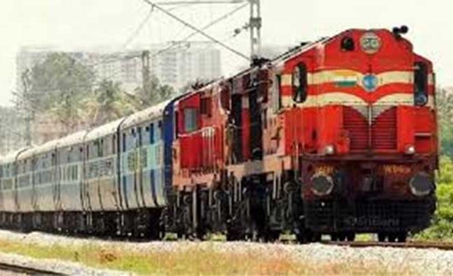 मध्य रेल्वेकडून होळी भेट : गोवा, कोकण, कर्नाटक, केरळ आणि तामिळनाडूसाठी ४२ होळी विशेष ट्रेन