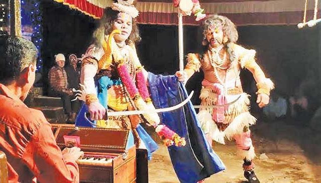 Theater: कुणीही न पाहिलेली 'अदृष्य रंगभूमी'