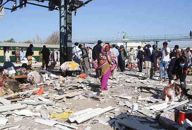 Pakistan Bobm Blast : पाकिस्तानच्या क्वेटा रेल्वे स्थानकावर बॉम्बस्फोट!