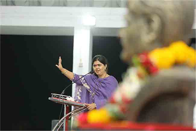 धनंजय मुंडेंनी कमळ हाती घेतलं असतं तर…- पंकजा मुंडे