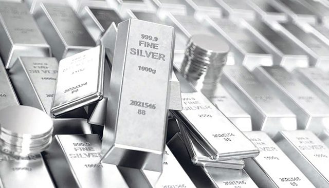 Silver Rate: सलग दुसऱ्यांदा चांदीचे भाव गगनाला ! एका आठवड्यात २१००० हजारांनी चांदीत दरवाढ