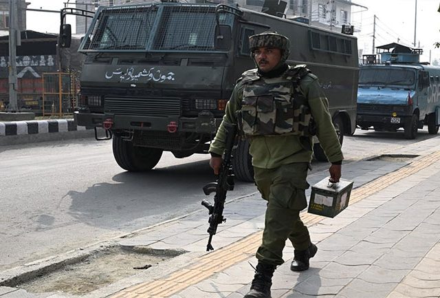 Jammu Kashmir : श्रीनगरमधील ‘संडे मार्केट’मध्ये दहशतवाद्यांकडून ग्रेनेड हल्ला!