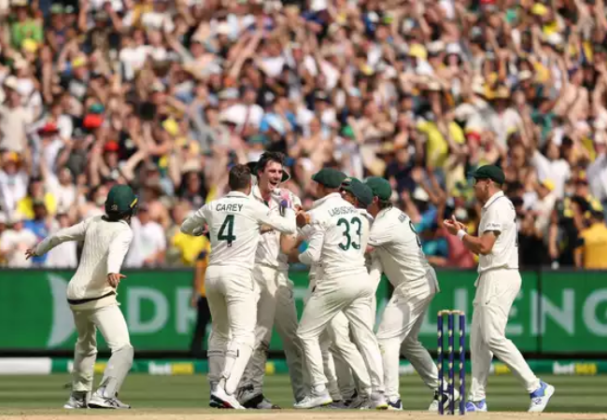 Australia vs India : मेलबर्नमध्ये भारताचा दारुण पराभव, मालिकेत ऑस्ट्रेलियाने घेतली आघाडी