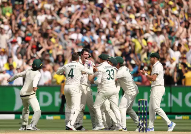 Australia vs India : मेलबर्नमध्ये भारताचा दारुण पराभव, मालिकेत ऑस्ट्रेलियाने घेतली आघाडी