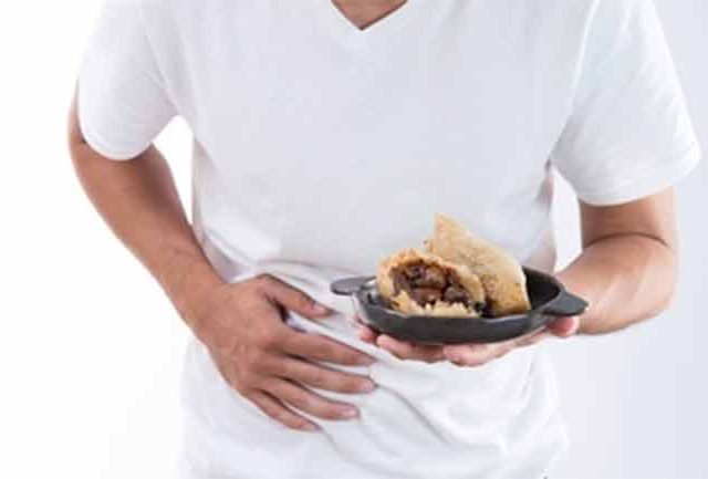 Food Poisoning : विद्यार्थ्यांच्या जीवाशी खेळ! चंद्रपूरमध्ये १०६ जणांना अन्नातून विषबाधा