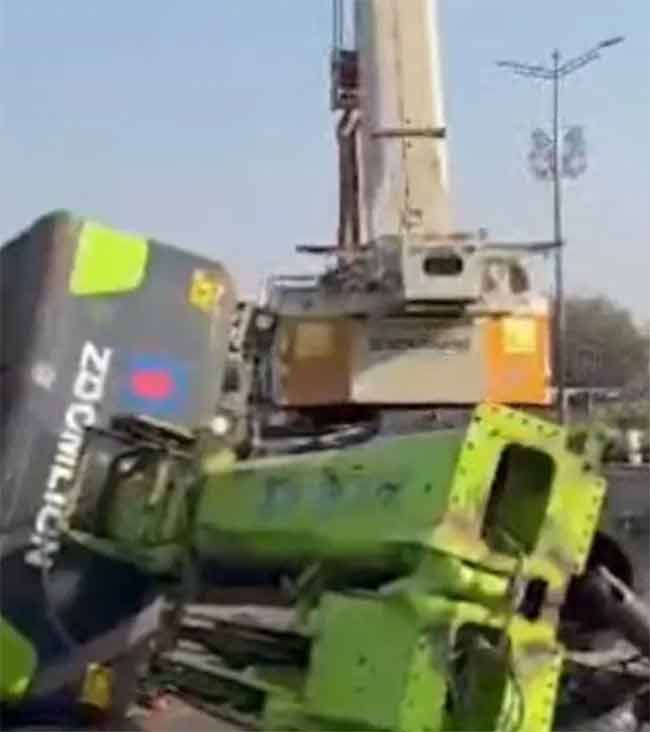 Ghatkopar Crane Collapsed