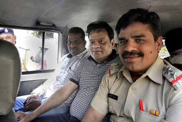 Iqbal Kaskar : मी दाऊदचा भाऊ, माझं कोण वाकडं करणार, म्हणणा-या इकबाल कासकरला ईडीचा दणका!