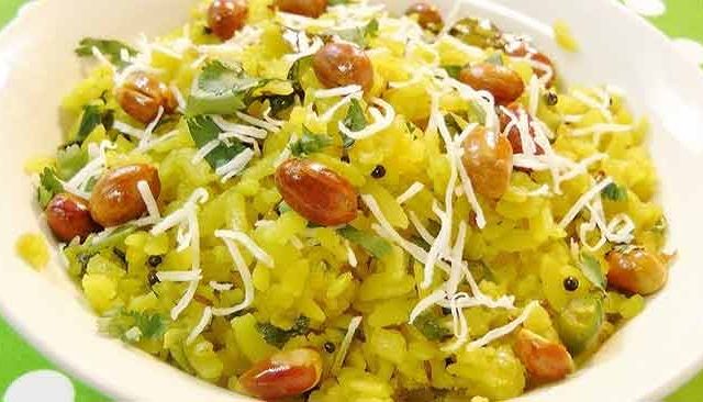 Poha Price Hike : सर्वसामान्यांचा नाश्ता महागला! पोह्यांच्या दरात किलोमागे झाली 'इतकी' वाढ