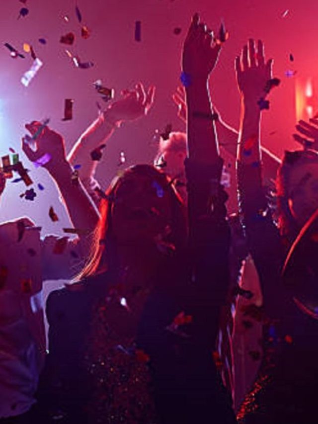 New Year Party : नववर्षाच्या स्वागतासाठी आयोजित केलेल्या पार्टीमध्ये कंडोम, ओआरएस आणि सॅनिटरी पॅड्सचे वाटप!