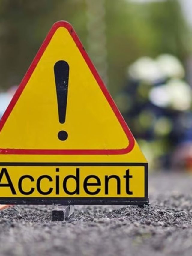 Pune Solapur Highway : पुणे- सोलापूर महामार्गावर बस-ट्रकचा भीषण अपघात