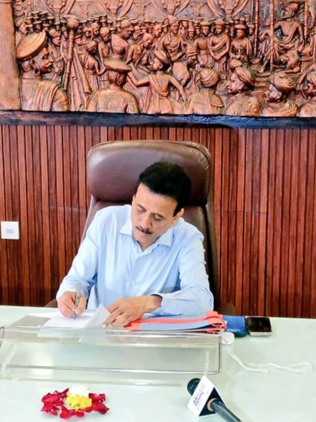 Girish Mahajan : गिरीष महाजन यांनी स्वीकारला जलसंपदा व आपत्ती व्यवस्थापन विभाग मंत्रीपदाचा कार्यभार