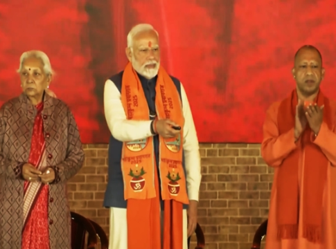 PM Modi : महाकुंभमेळा एकतेचा महायज्ञ