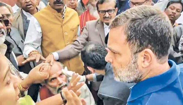 संसदेच्या प्रांगणात धक्काबुक्की; भाजपाचे २ खासदार रुग्णालयात दाखल