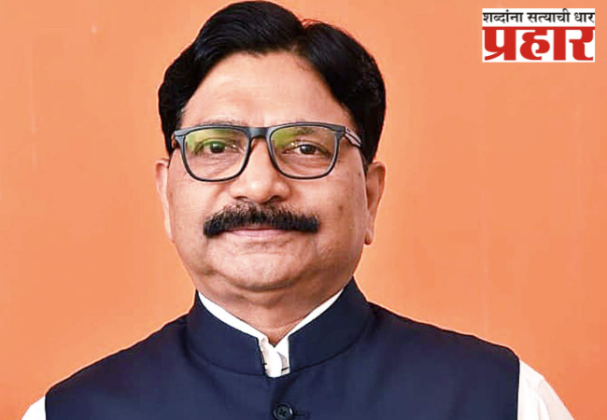Ravindra Waikar car accident : खासदार वायकरांच्या कारला अपघात