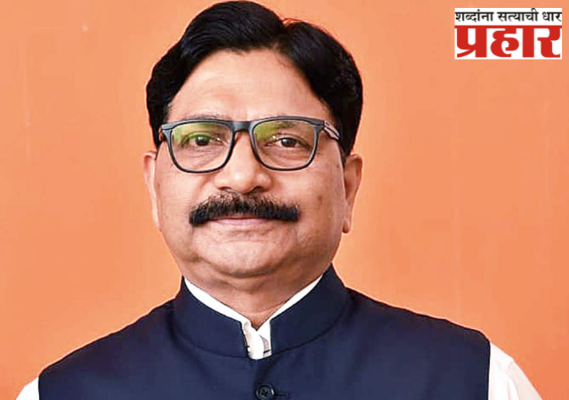 Ravindra Waikar car accident : खासदार वायकरांच्या कारला अपघात