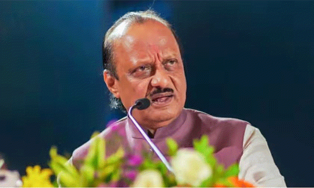 Ajit Pawar : वाहतुकीची समस्या, रस्त्यांच्या कामावर लक्ष केंद्रीत करा -  अजित पवार