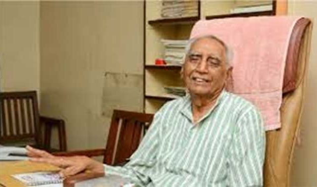 बरे झाले, बाबा आढावांनी, उपोषण सोडले