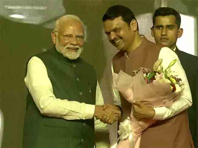मुख्यमंत्री फडणवीस यांनी घेतली पंतप्रधान मोदी यांची सदिच्छा भेट
