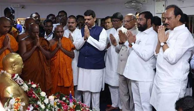 Mahaparinirvan Din : महापरिनिर्वाण दिनानिमित्त नवनिर्वाचित सरकारने केले महामानवाला अभिवादन