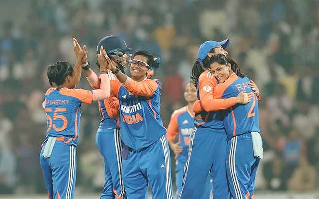 India Women Cricket Team :  भारतीय महिला संघाने दक्षिण आफ्रिकेवर मात करत अंडर-19 टी-20 वर्ल्डकपमध्ये विजयाचा झेंडा रोवला
