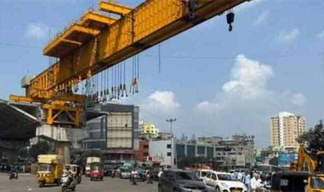 Pune News : कात्रज चौकातील उड्डाणपुलामुळे पुणेकरांची कोंडी; वाहतुकीत बदल!