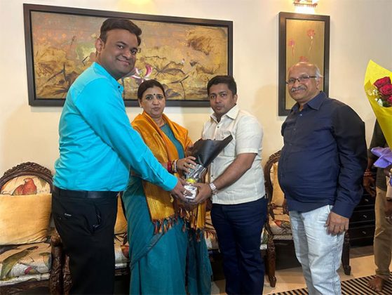 Madhuri Misal : विशाल कडणे यांची राज्यमंत्री आ. माधुरी मिसाळ यांच्या निवासस्थानी अभिनंदनपर सदिच्छा भेट!