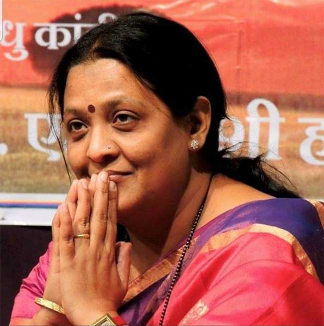 Sindhu Tai Sakpal Daughter : सिंधू ताईंच्या कन्येला पहिला हिरकणी पुरस्कार जाहीर