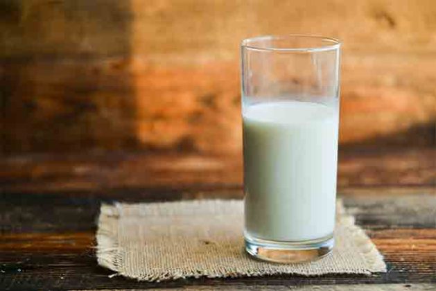 Health Tips : थंडीत रोज गरम दुधासह खा हे ड्रायफ्रुट