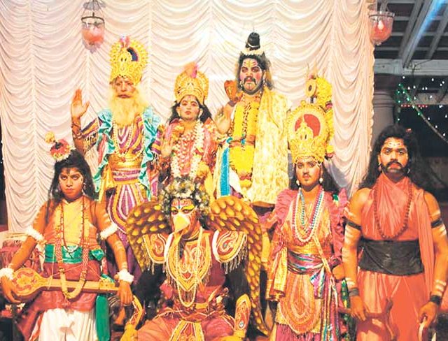 जत्रेची नाटके, नाटकांची जत्रा...