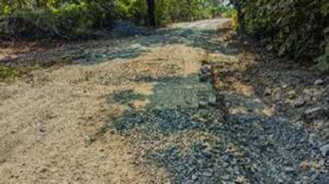 मुख्यमंत्री ग्रामसडक योजनेच्या रस्त्यांची रखडपट्टी