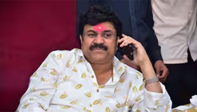 Walmik Karad : बीड हत्येप्रकरणातील आरोपी वाल्मिक कराड सीआयडीसमोर शरण!