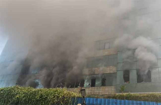 Worli Fire : अग्नितांडव! वरळीतील पूनम चेंबर्स इमारतीला भीषण आग
