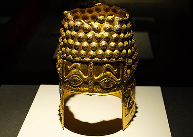 Ancient Artifacts Stolen : ड्रेंट्स म्युझिअममधून २५०० वर्षापूर्वीचे शिरस्त्राण चोरीला; तीन संशयित ताब्यात!