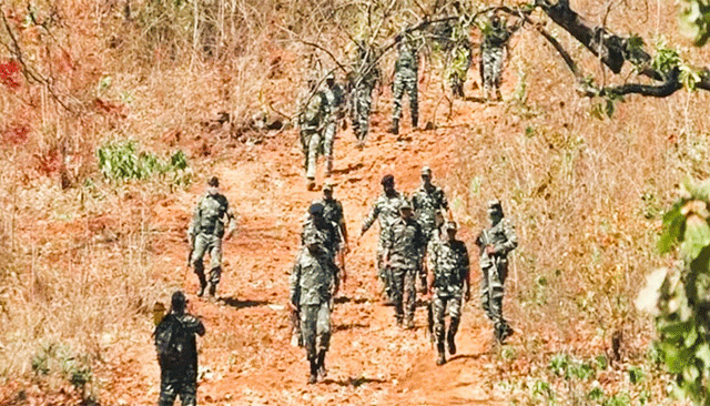 Chhattisgarh BSF Army : IED स्फोटात बीएसएफचे २ जवान गंभीर जखमी
