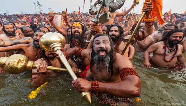 Mahakumbh Mela 2025 : कुंभमेळ्यात येणाऱ्या नागा साधुंचा काय आहे इतिहास ?