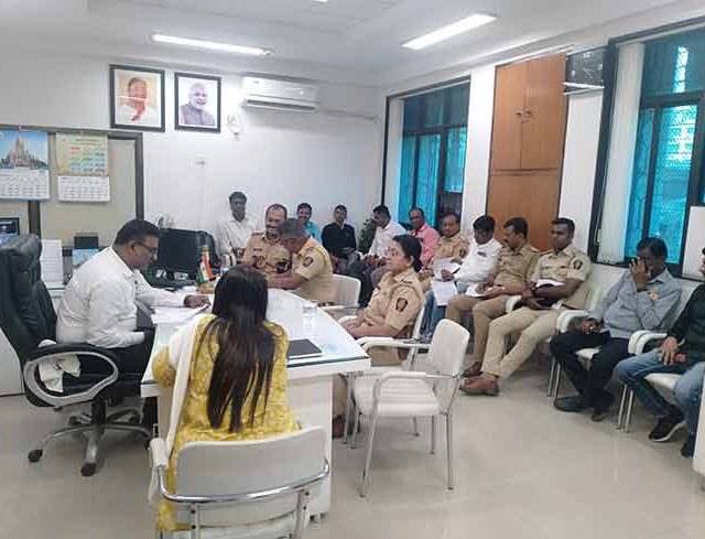 अनधिकृत बॅनर्स, पोस्टर्सच्या जनजागृतीसाठी महापालिकेच्या एल विभागाने घेतला पुढाकार