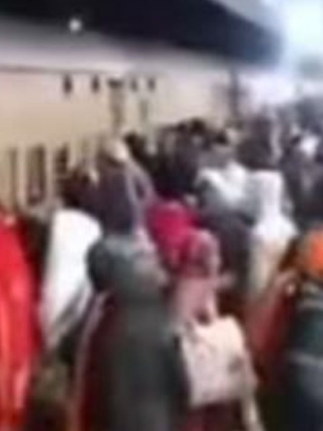 प्रयागराज महाकुंभमेळ्यात धावल्या विक्रमी १७ हजार गाड्या
