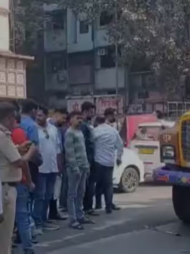 Kalyan Accident : धक्क्कादायक! आईसोबत शाळेतून घरी जाताना रस्ता ओलांडला अन् भरधाव ट्रकने जागीच...