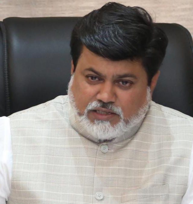'उद्धव ठाकरे गटाचे ३ खासदार आणि पाच आमदार शिवसेनेच्या वाटेवर'
