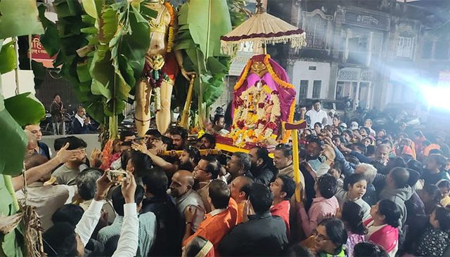 Vaikuntha Ekadashi : वैकुंठ एकाशीनिमित्त अमरावतीत बालाजी मंदिरात भक्तांची अलोट गर्दी!