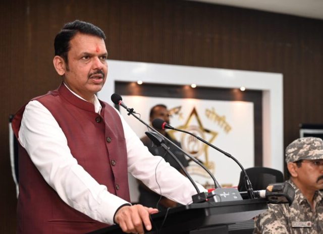 नक्षलग्रस्त गडचिरोली विकासाच्या वाटेवर