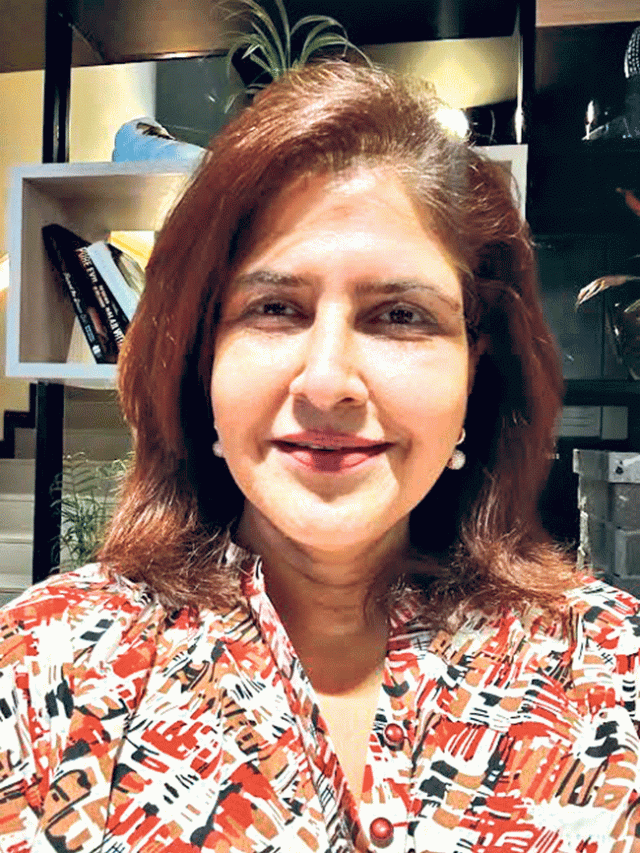 कला जपणारी दामिनी...