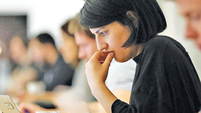 नव्या वर्षात निर्लेप आनंद लुटू या…!