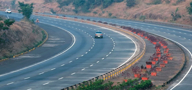 Mumbai-Pune Expressway :  मुंबई-पुणे एक्स्प्रेस वेवर तीन दिवस मेगा ब्लॉक!