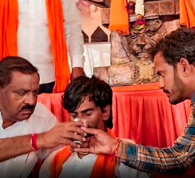 आमदार धसांनी ज्यूस पाजला, जरांगेंचे उपोषण स्थगित